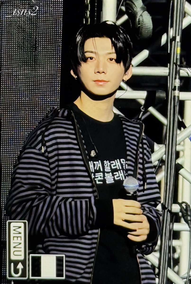 _tsns2's tweet image. 260104 사첵 

#HAN #박한
#AHOF #아홉