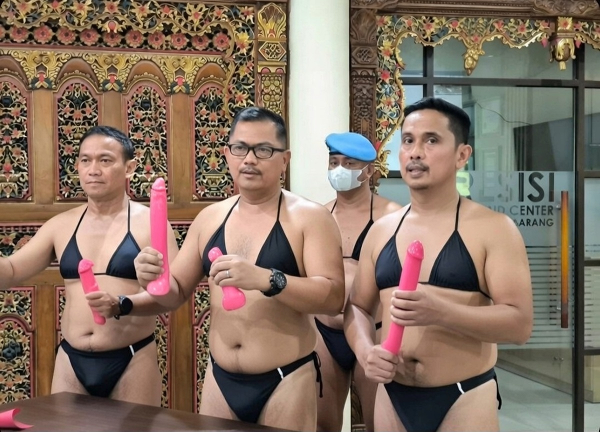 <a href="/alhadie_/">justme</a> <a href="/sethrash666/">FREE PALESTINE</a>