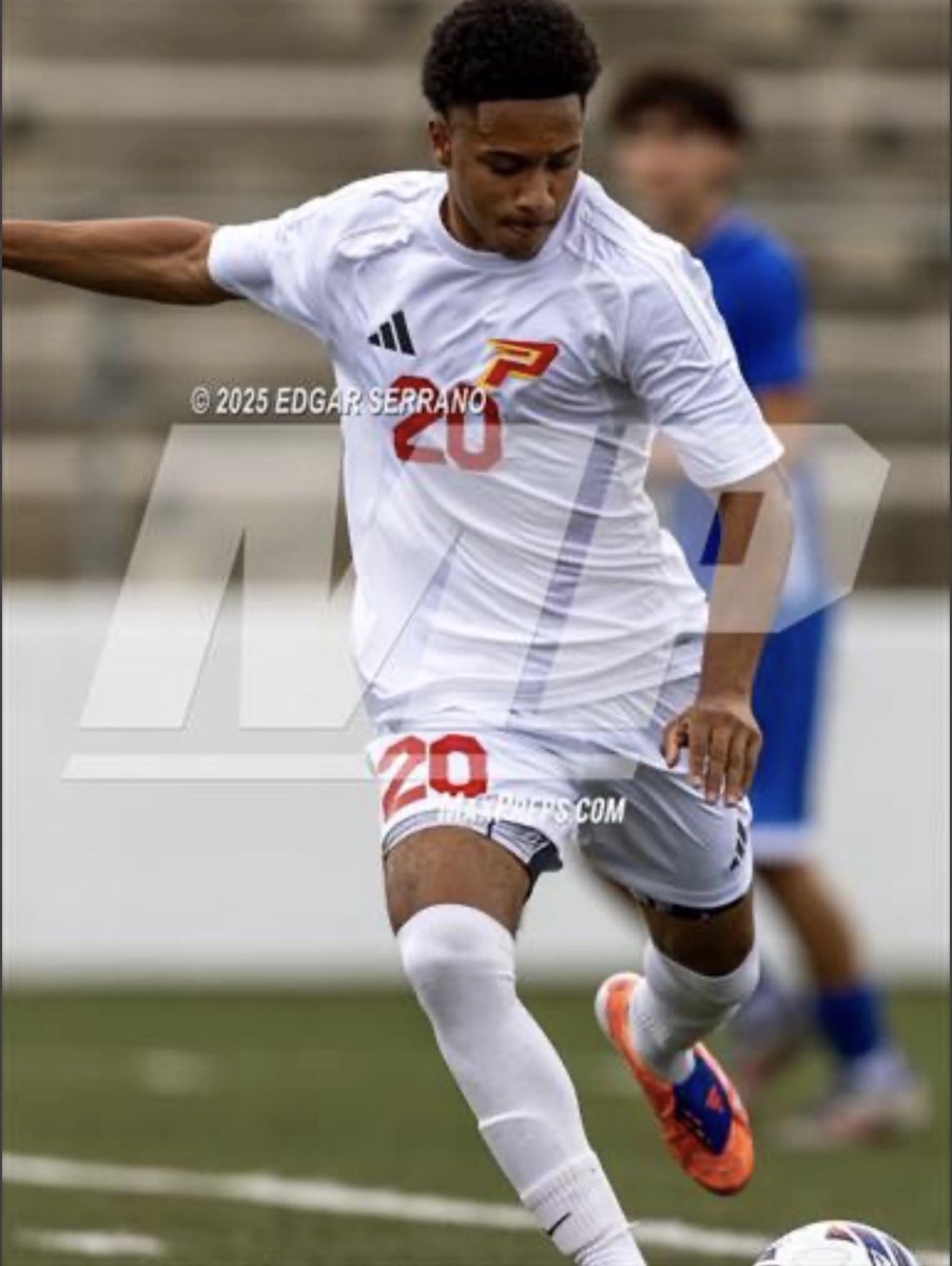AdrianAJJones7's tweet photo. Blessed to have known soccer first which has helped me tremendously with my feet, quickness, speed and route running …Slow feet don’t eat!! Shouts out to the greats #KobeBryant #OchoCinco #OdellJr @ParacleteFB @DBCoachMikeLive @CoachTroop3 @hellstarsports @GregBiggins @BrandonHuffman @adamgorney @codeblackrich4 @TheUCReport @ChadSimmons_