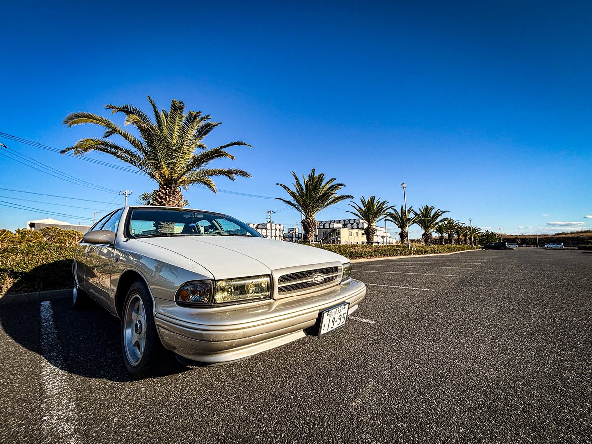 Mash_95SS's tweet image. 天気良いからインパラで嫁とピクニック来た🧺

少しずつ移動距離伸ばせてる😌笑
#インパラ　#シボレー　#chevy #impala