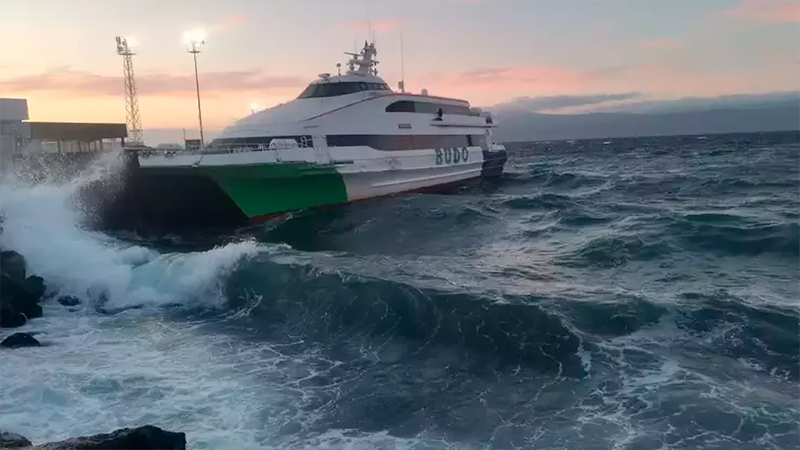 🔴Hava şartları deniz ulaşımını vurdu: Çok sayıda sefer iptal edildi
📝Ülke genelinde seyreden olumsuz hava koşulları sebebiyle İstanbul Deniz Otobüsleri, Bursa Deniz Otobüsleri ile Gökçeada ve Bozcaada'ya yapılacak birçok sefer iptal oldu.
haberhurriyeti.com/haber/27172488…