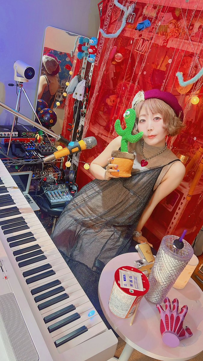 断捨離中オープニングガウン　中村さん 頂いたコメント全て読ませて頂きました！ 潜って見守ってくれる方も