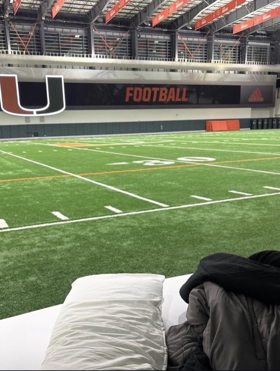 Kieonte Scott sleeping at the facility is another level of locked in we ain’t seen in a long time.  <a href="/nflnetwork/">NFL Network</a> @nfl scouts pay attention