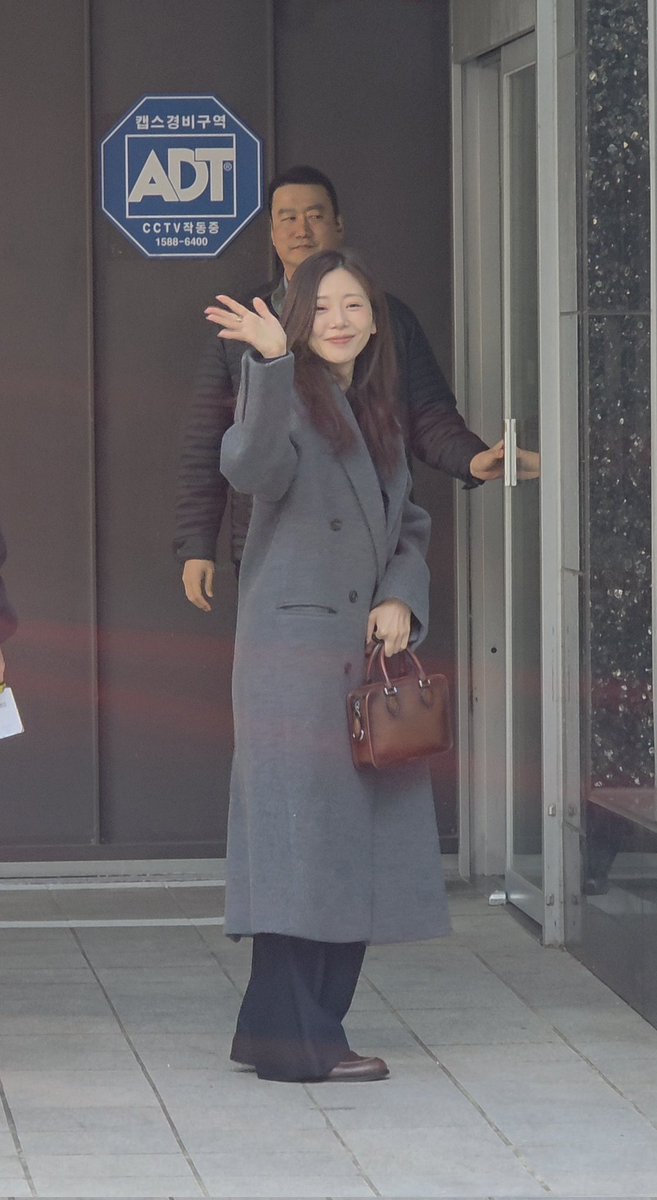 지유도 출근 완료!