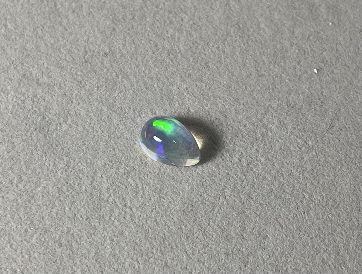 こんにちは♪フォローワー様・知名度アップを目指してシエルの宝石初のプレゼントキャンペーンを催します。プレゼントするルースはウォーターオパール1.73ctサイズが9.96-6.93-4.72mm.当店価格35000円のルースになります。応募方法は､フォローとリポスト願います。7日24時〆発送は13日よろしくです😀