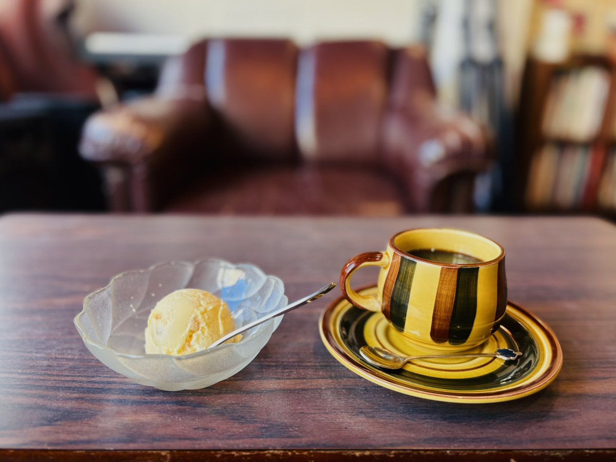 teru_kicchan719's tweet photo. 心が落ち着く15時台😌
オーガニックコーヒーにキャラメルアイスを添えて☕️🍨
#SLOWTIMEcafe
#耳寄り情報入手 https://t.co/PN5d6ZAsV0