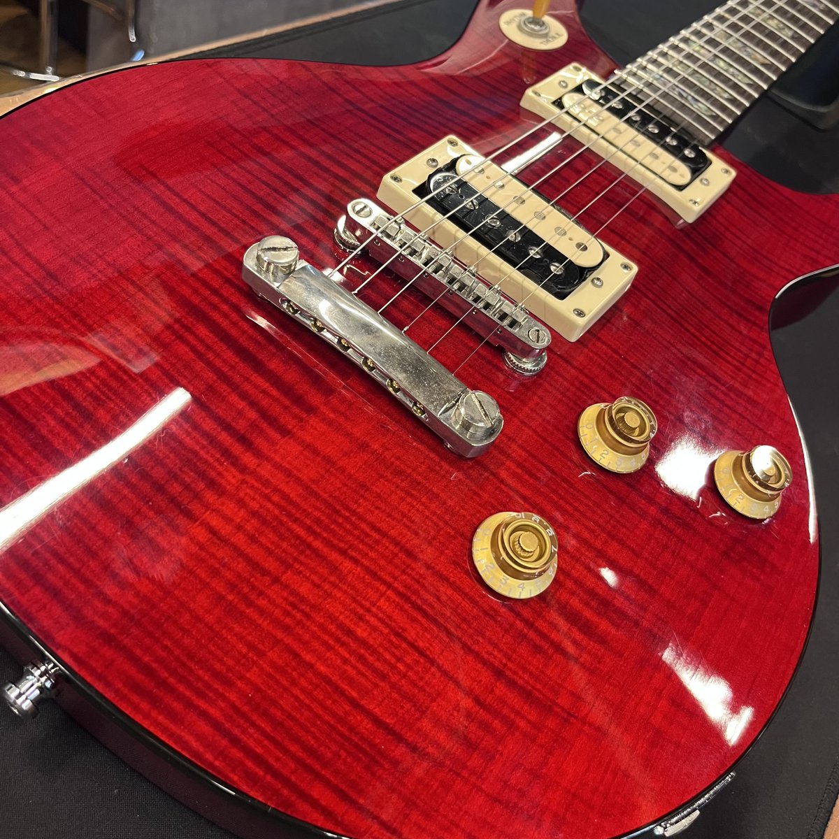 新入荷のご紹介‼️ Epiphone Limited Tak Matsumoto DC Standard Plus