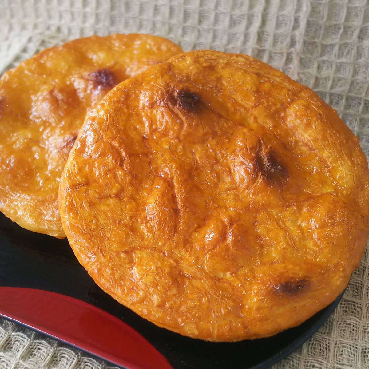 310sample's tweet image. お正月はご馳走とあま～いものばかりだったから、
そろそろ、しょっぱいものが食べたくない？New Year's was all about delicious food and sweets, so aren't you starting to crave something salty? #おせんべい #ricecrackers