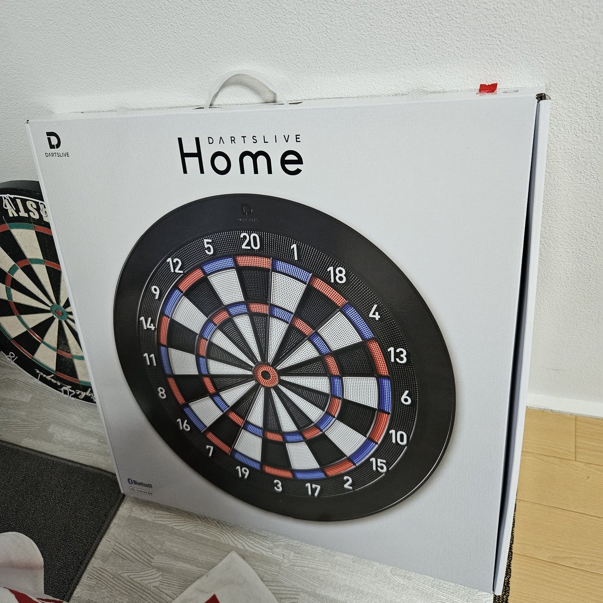 実は超お得にDARTSLIVE HOMEがGETできたのですが ブラケットが専用ネジ