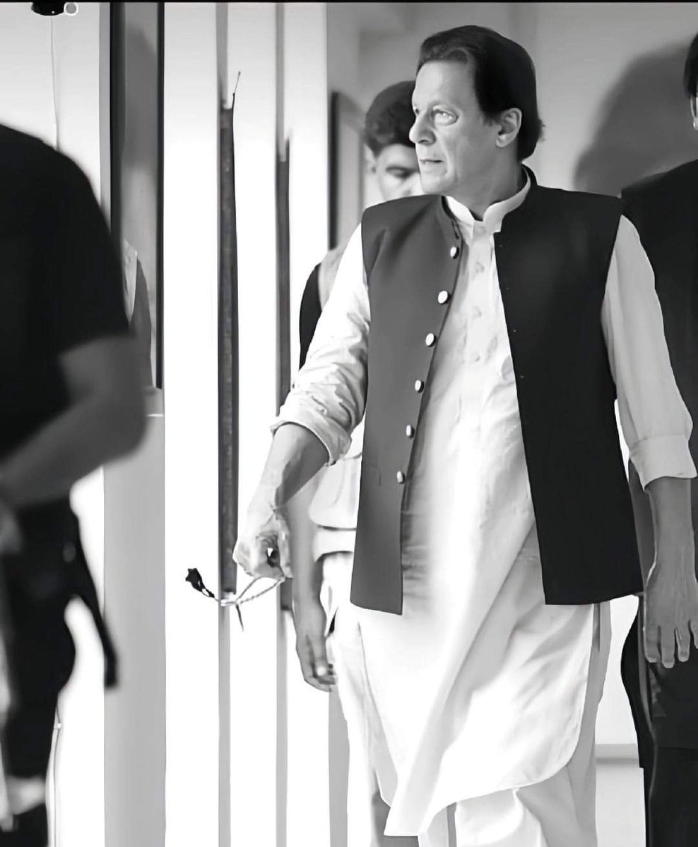 𝑤𝑎𝑟𝑑𝑎ℎ tweet media