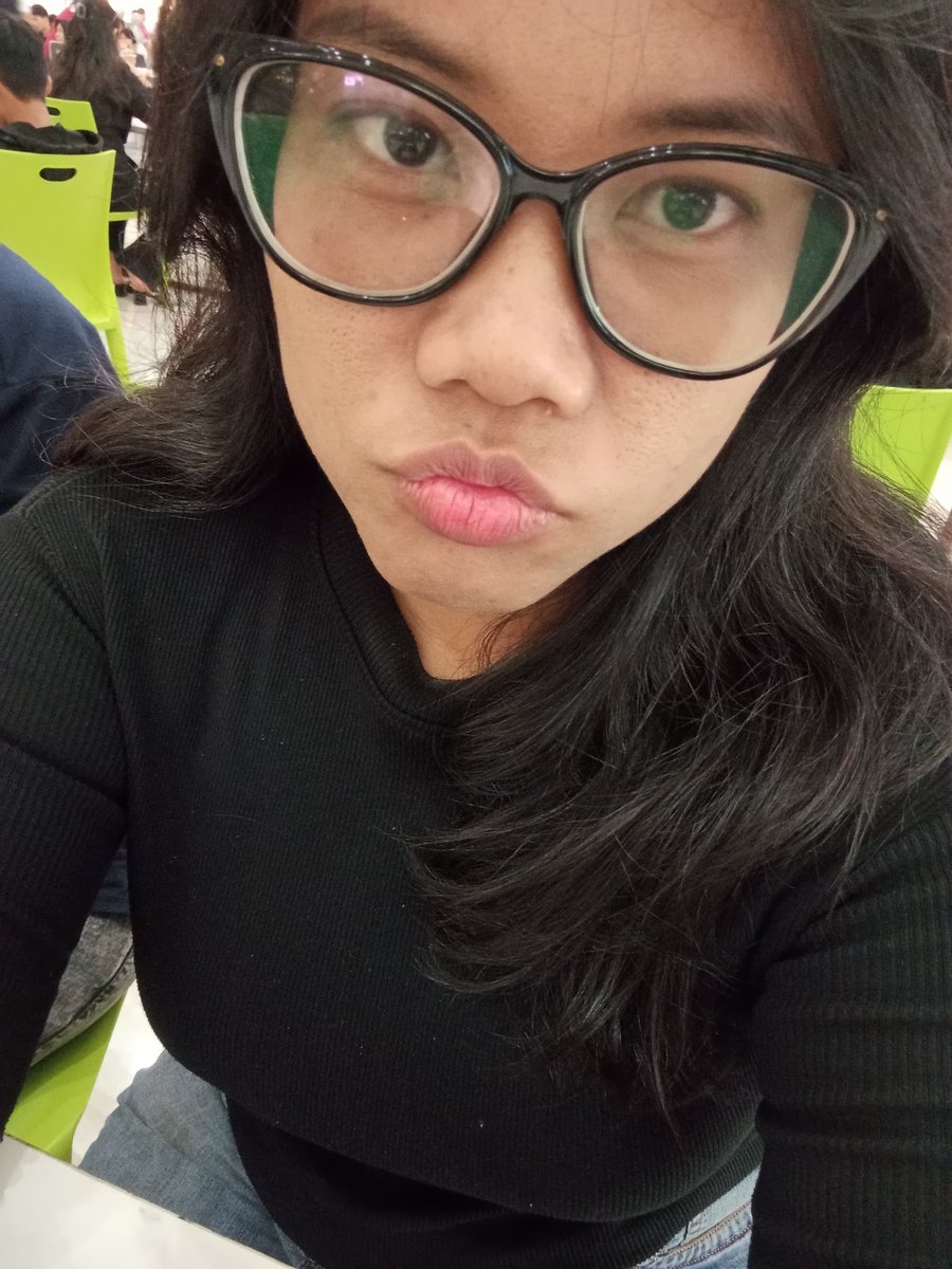 makeufl's tweet image. umumnya weekendd~~~