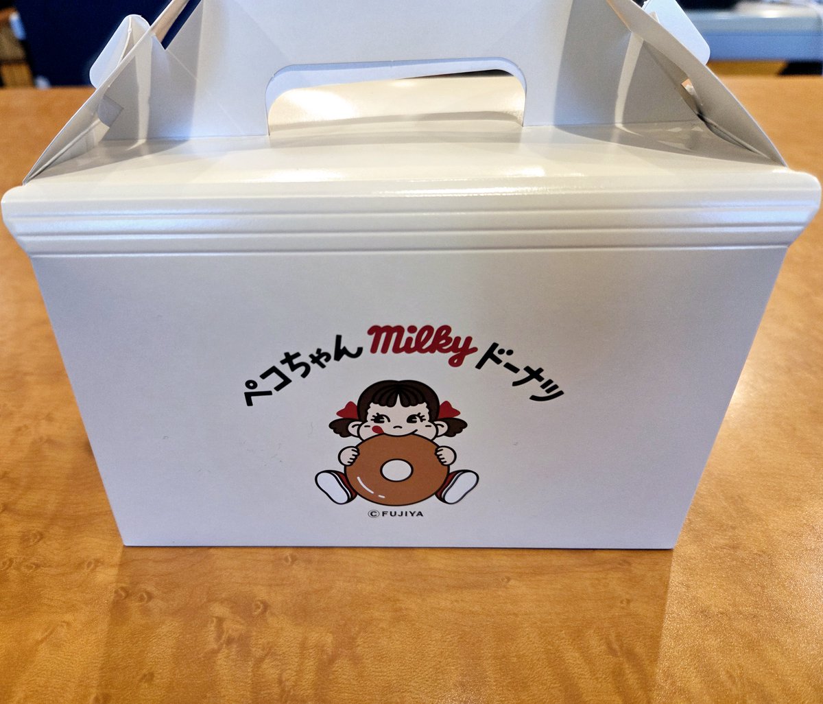 美穂さんから御年賀頂きました🎍🙏 ペコちゃんmilkyドーナツ