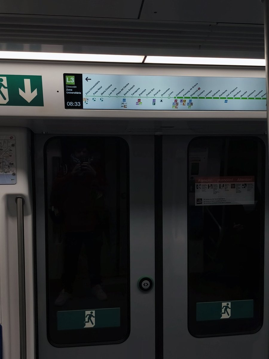 Bon dia, <a href="/TMBinfo/">TMBinfo</a>, el rellotge marca 26 min avançat. Vagó 7501 (encara que ho marca en tots//) a la línia 3 direcció Zona Uni. Tren 304.