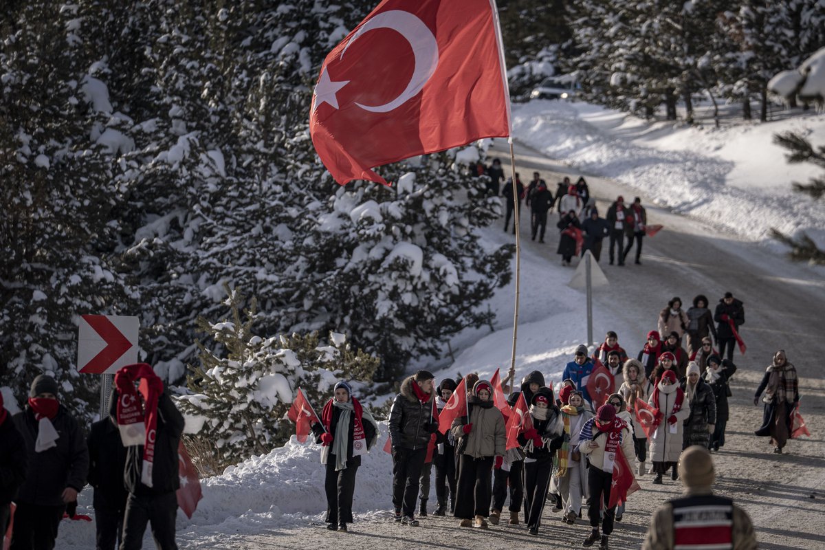 Allahuekber Dağları’nda, Sarıkamış şehitlerini anmak amacıyla yürüyüş düzenlendi. 🇹🇷