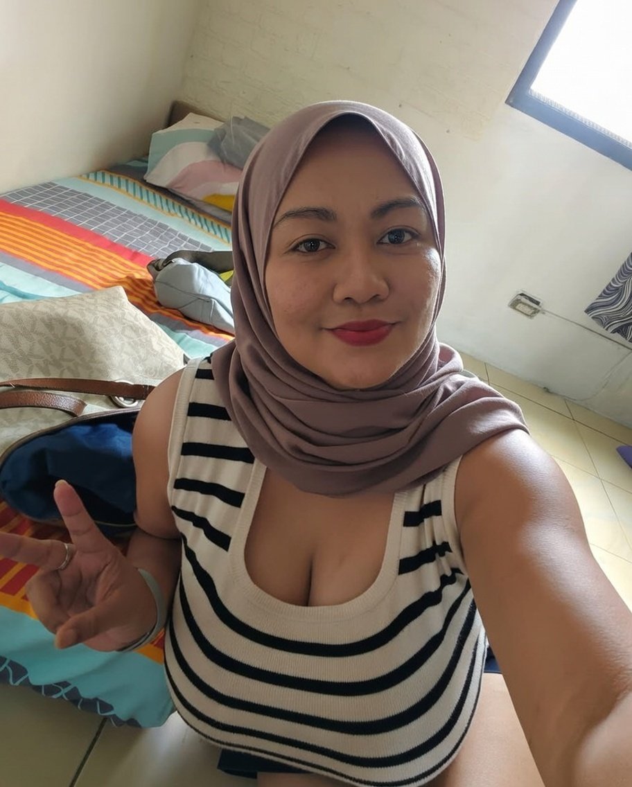 Pap yang lagi mager di kostan