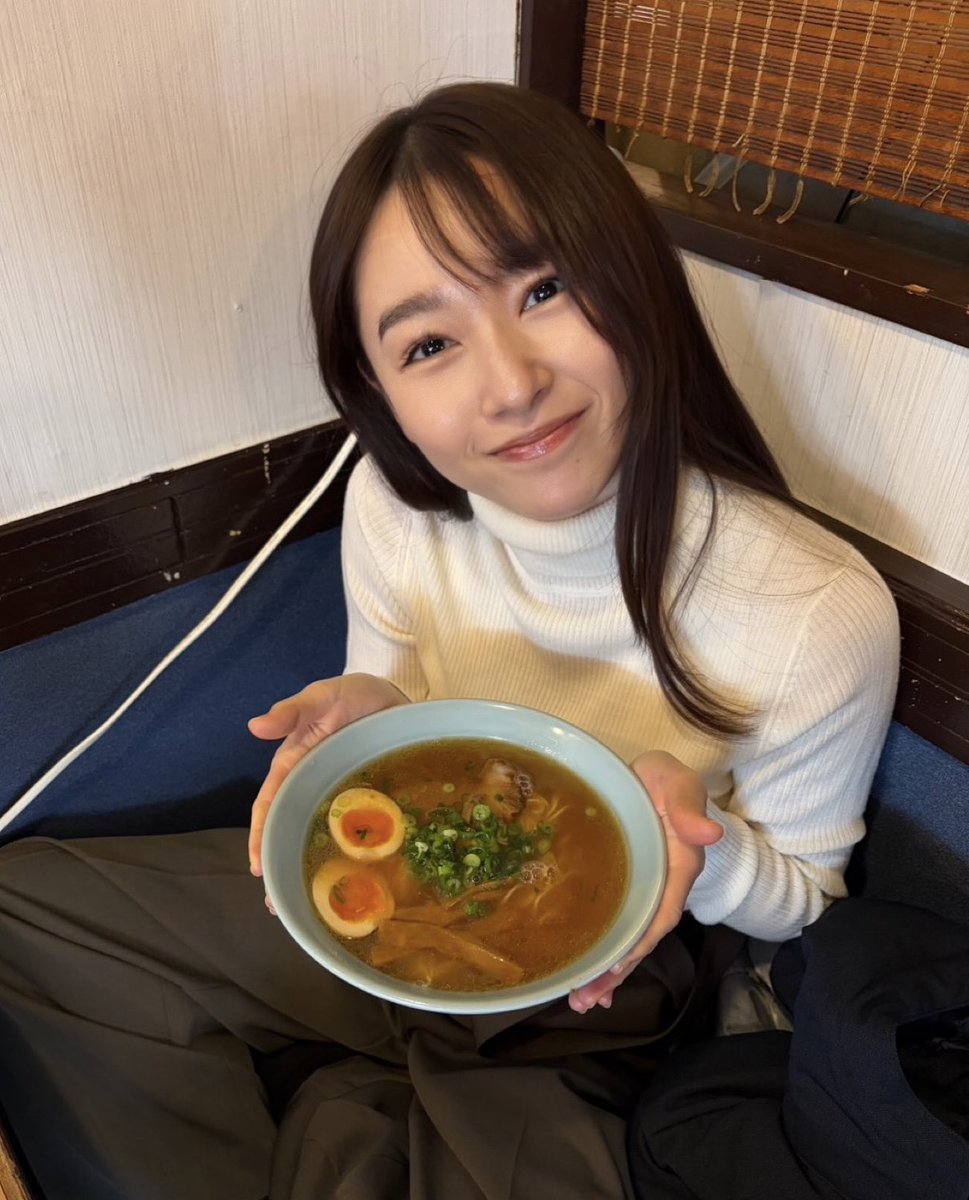 hinako_incent's tweet photo. 兄弟にラーメン連れてってもらいました🍜

支那そば、鶏ガラしょう油ラーメン！
煮卵追加、細麺すきぃい🤤

#支那そば餐休 
#岡山らーめん https://t.co/B7fX0FEEm7