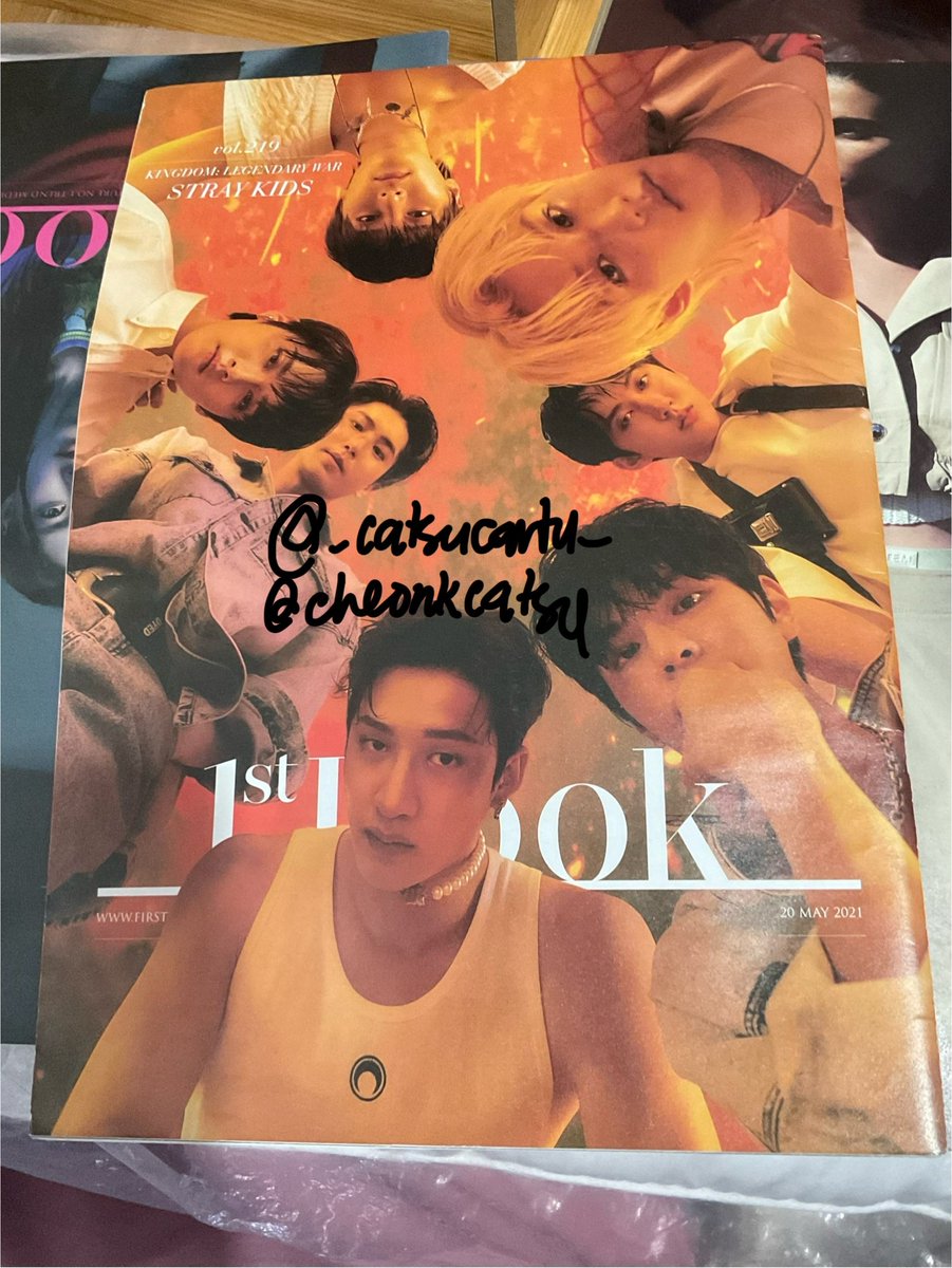 cheonkcatsu's tweet photo. wts lfb ph skz

1st Look Korea Magazines (STRAY KIDS covers) 

600php (SET OF 3)
PAYO only
Pls READ 1st &amp; 2nd for more info &amp; before claiming

DM to buy
# bang chan lee know changbin hyunjin han jisung felix seungmin i.n https://t.co/6Xcc985Vc3