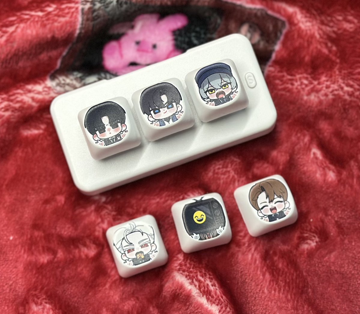 jawoon21's tweet image. 뾰용성해를 너무나 구하고싶기에…
한번 해보는 rt이벤트…!!

뾰용성해 구하면 추첨 한분을 통해 괴출 키캡 6종세트 보내드려요!

RT=🐬

뾰용성해 꼭 데려오고싶어요🥹🥹😭