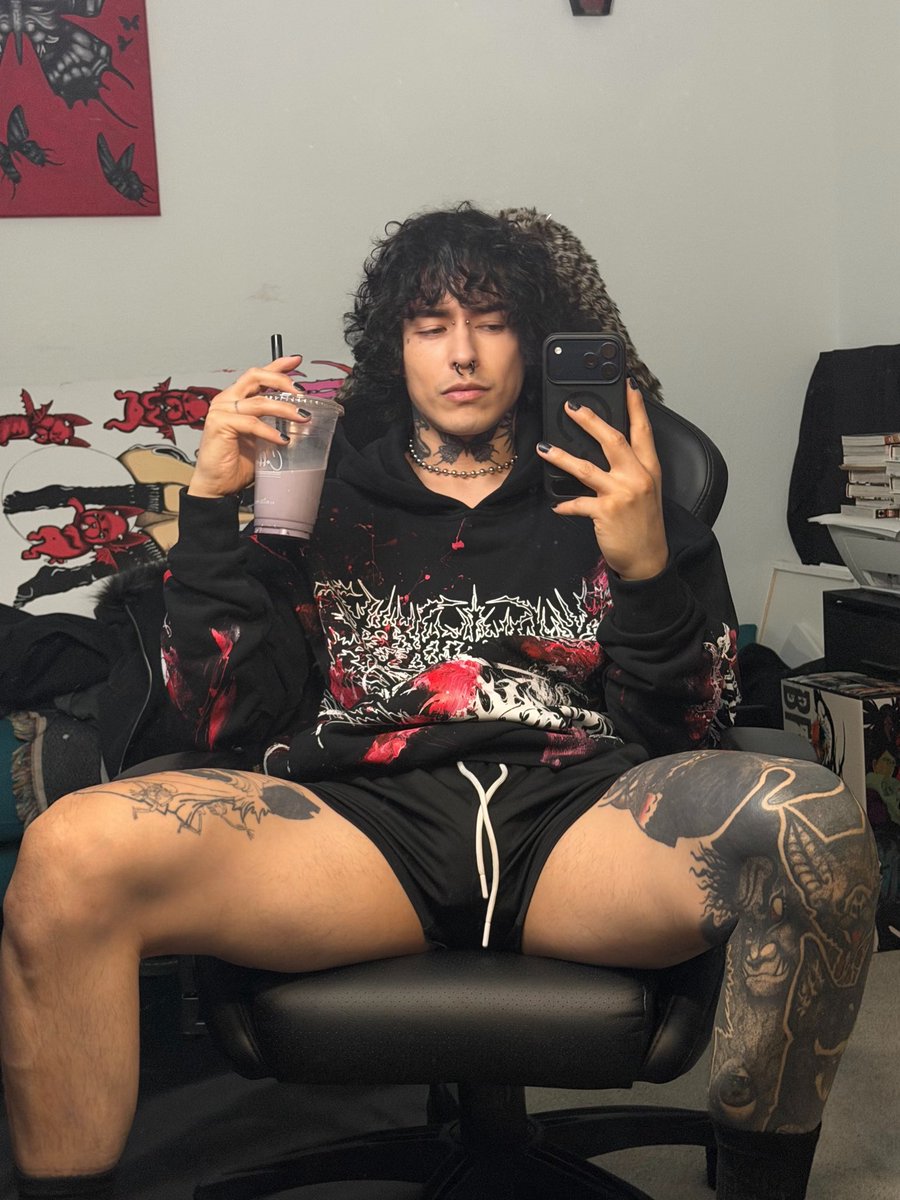 bragoxx0's tweet image. Ube coffee. my new weakness