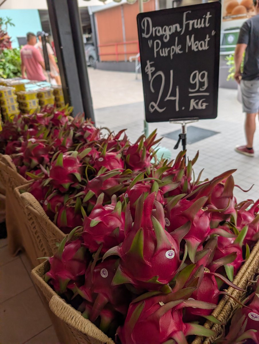 這新蔬果店的水果很鮮明，很明顯是經過挑選，賣相是頂級

相信其價格反映了這成本，感覺有點貴
