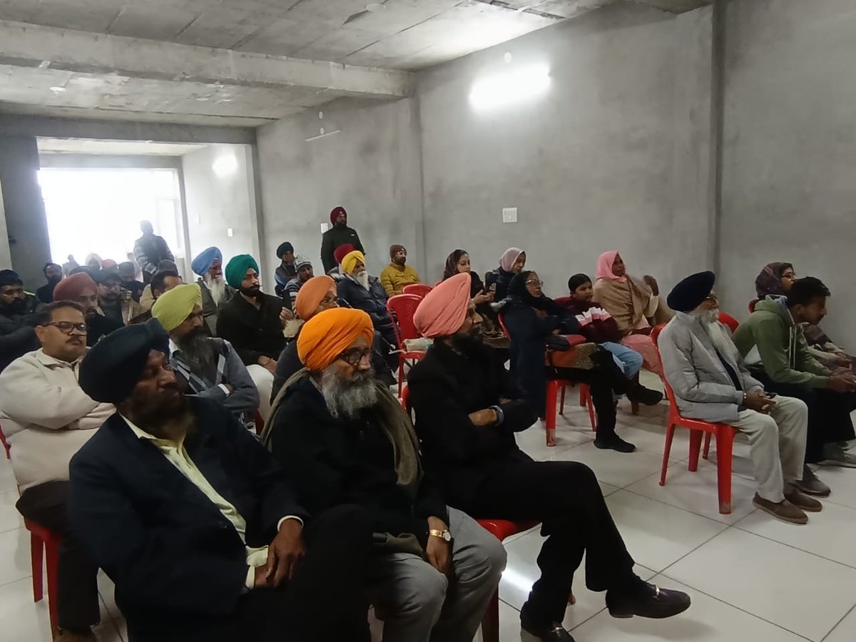 आज "रिपब्लिकन पार्टी ऑफ इंडिया" की पंजाब इकाई की तरफ से फरीदकोट में क्रांतिज्योति माता सावित्रीबाई फुले की 195वीं जयंती (03 जनवरी, 2026) के उपलक्ष्य पर राज्य स्तरीय समारोह का आयोजन किया गया। उपस्थित सभी साथियों का बहुत-बहुत धन्यवाद!
#republicansforindia
#alwayslivewithdhamma