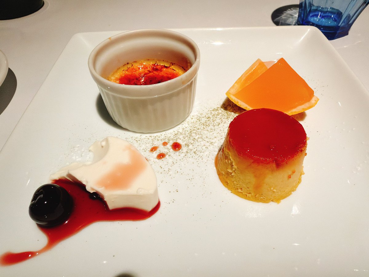 FinNekomoco's tweet image. デザートとコーヒーで〆