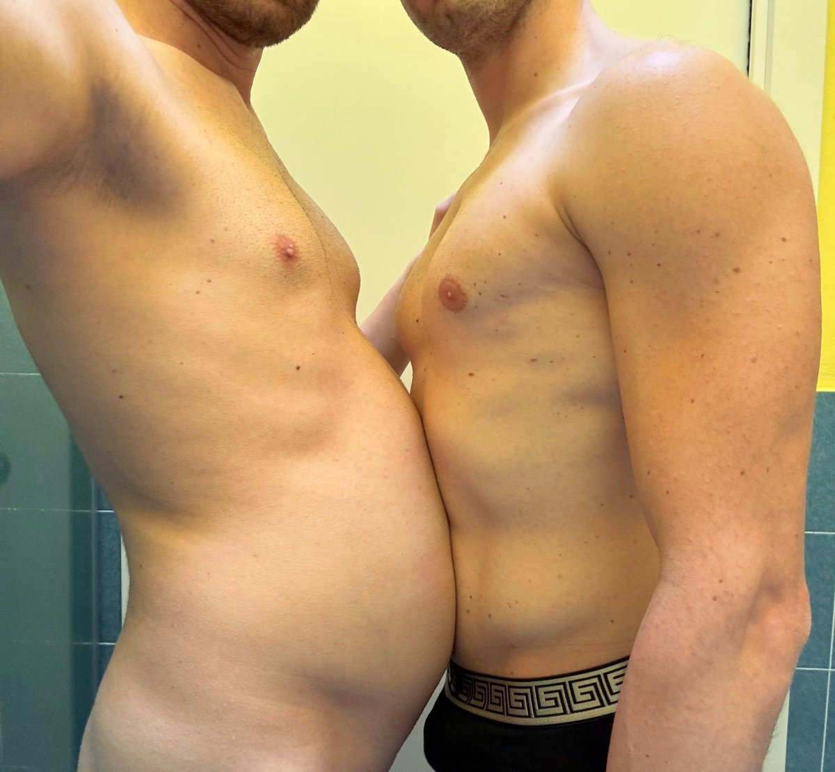 I like how <a href="/Driflation/">Driflation</a> turns my belly into a water balloon and then squeezes it 🥴

#bellyinflation #inflatedbelly #mpregbelly #waterinflation  #bellypumping #mpreg #bellyexpansion #malebellyinflation #malepregnancy #grommr #bellybutton