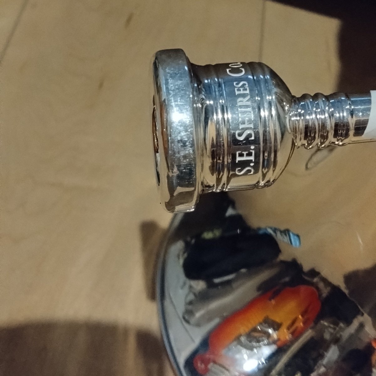 【今日の戦利品その１】
バリトン用になんでも良いので細管のマウスピースが欲しいと思っていたらシャイアーズのMichael Davis +というモデルが3000円で売っていたので購入（新品だと2万円くらい？）