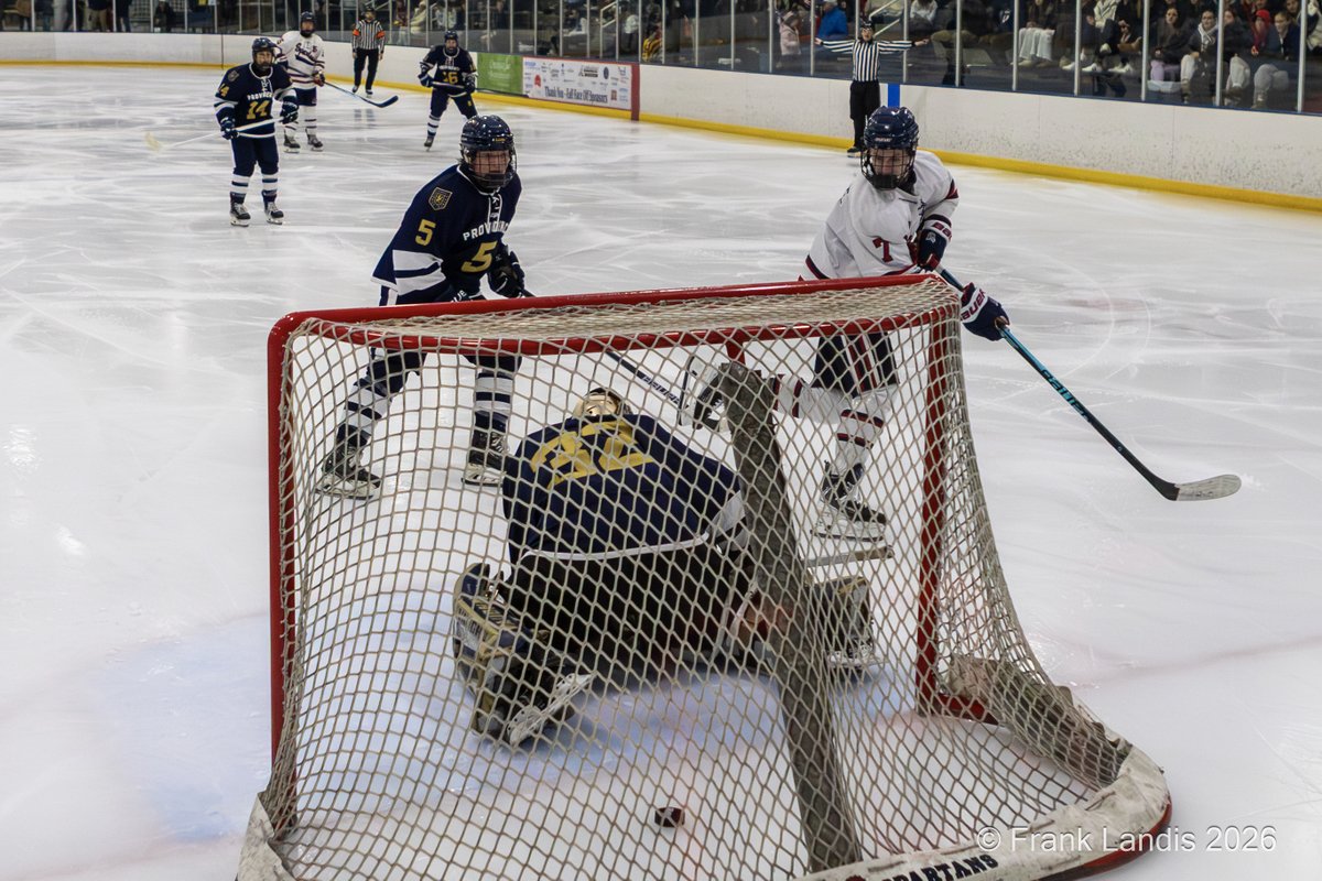 frank_landis's tweet image. Orono Boys Hockey Battles Providence Academy to Dramatic Overtime Tie
In a thrilling matchup, the Orono Boys Hockey team faced off against Providence Academy, delivering a game packed with intensity and determination. The contest saw Orono rally from behind, ultimately tying the…