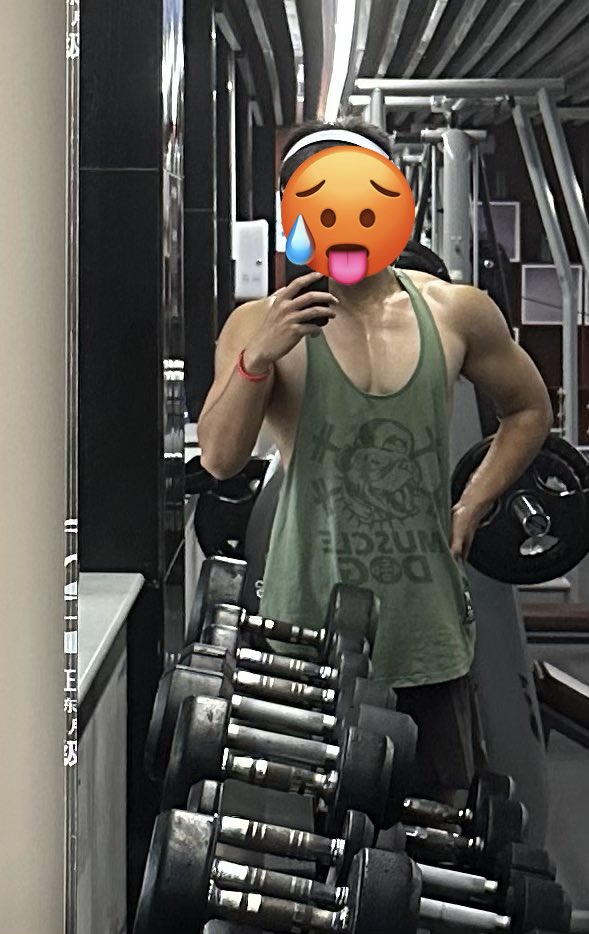 报复性疯狂更新，胸中缝好明显ao🤓#胸肌 #肌肉男大