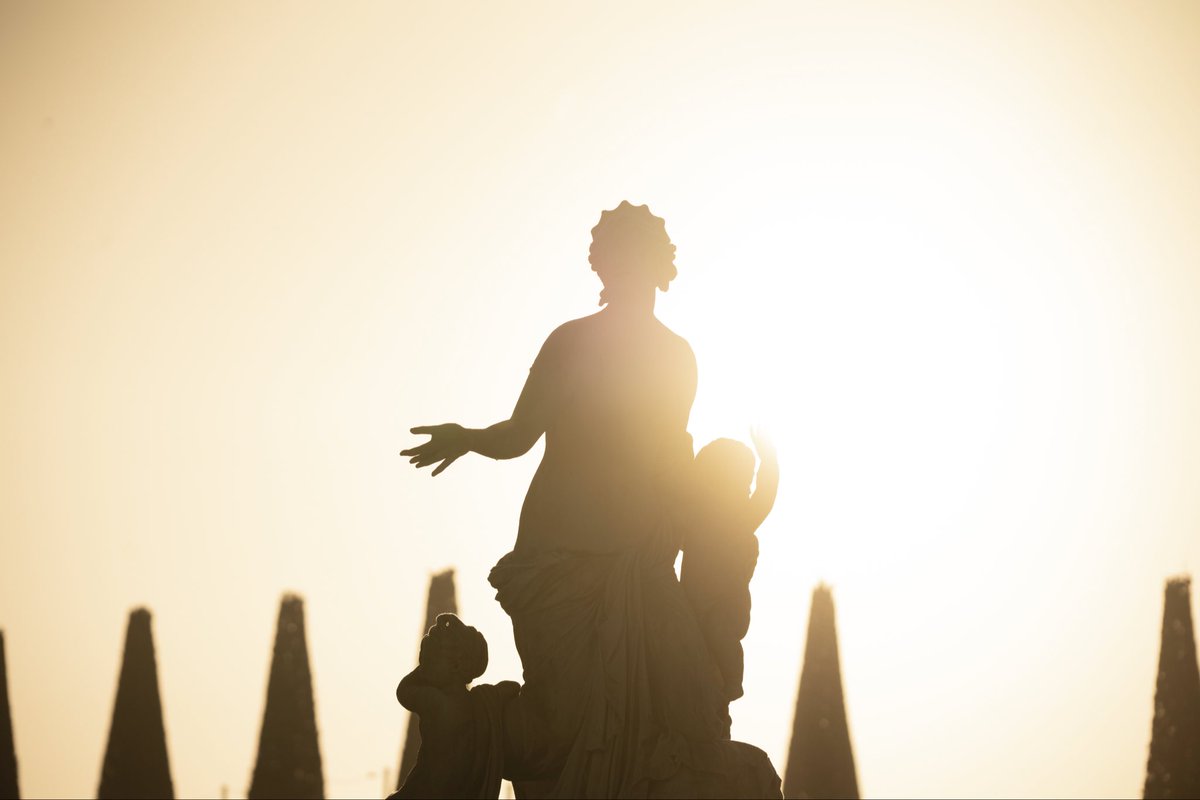 🇫🇷 Ce dimanche, l’ensemble du domaine sera ouvert au public. Nous vous remercions par avance de votre vigilance face aux sols glissants. 

🌍 This Sunday, the entire estate will be open to the public. We thank you in advance for your vigilance regarding slippery surfaces.