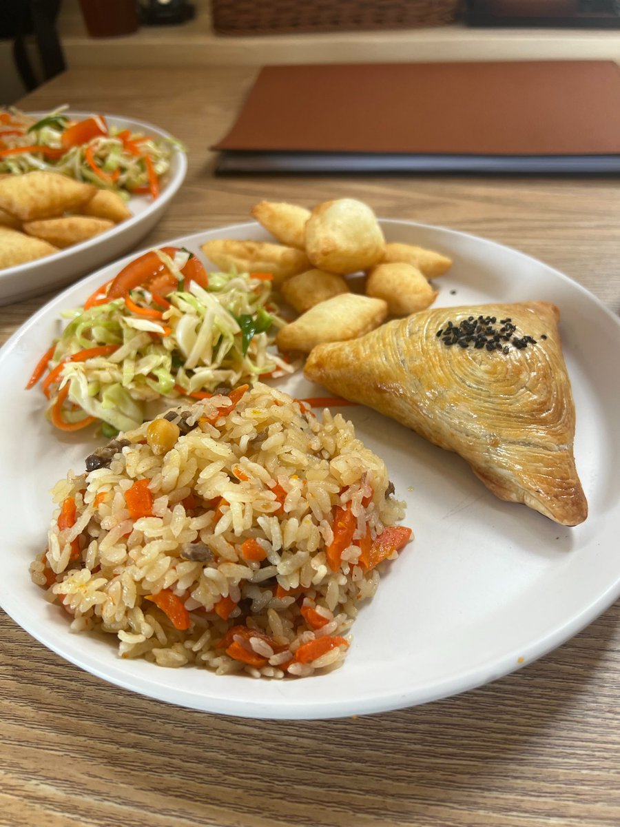 KRSTARJAPAN's tweet photo. キルギス便り〜
スタッフが沖縄旅行で、#Tapchan のキルギス手作り料理のお店に行きました!✨ 毎日11:00〜21:00営業していて、特にサムサが絶品だったそうです。「キルギス共和国に行きたくなりました!」との感想が届いています。素晴らしい体験ができたようです!
#沖縄グルメ #キルギス料理 https://t.co/ZB5Uq4Zb9B