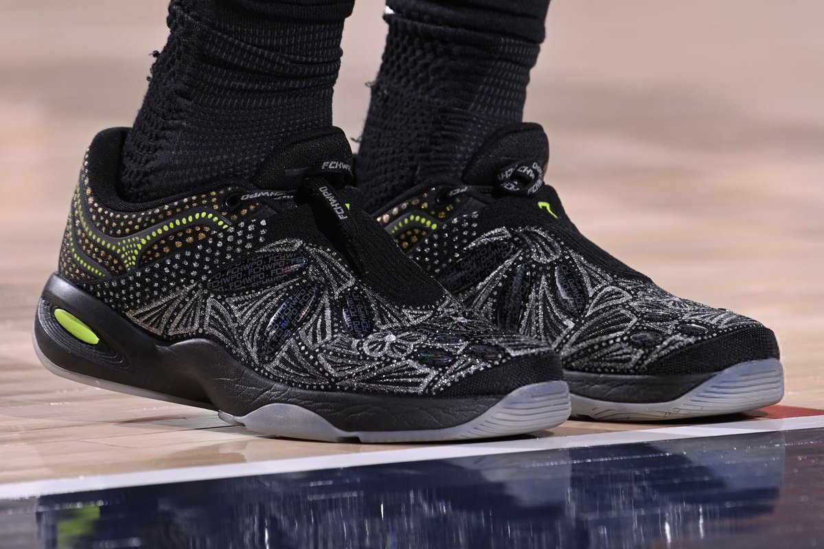 SoleRetriever's tweet image. 50 PIECE: Jaylen Brown tied his career-high with 50 points in LA wearing custom 741 Rovers 🛸 🛸 @FCHWPO