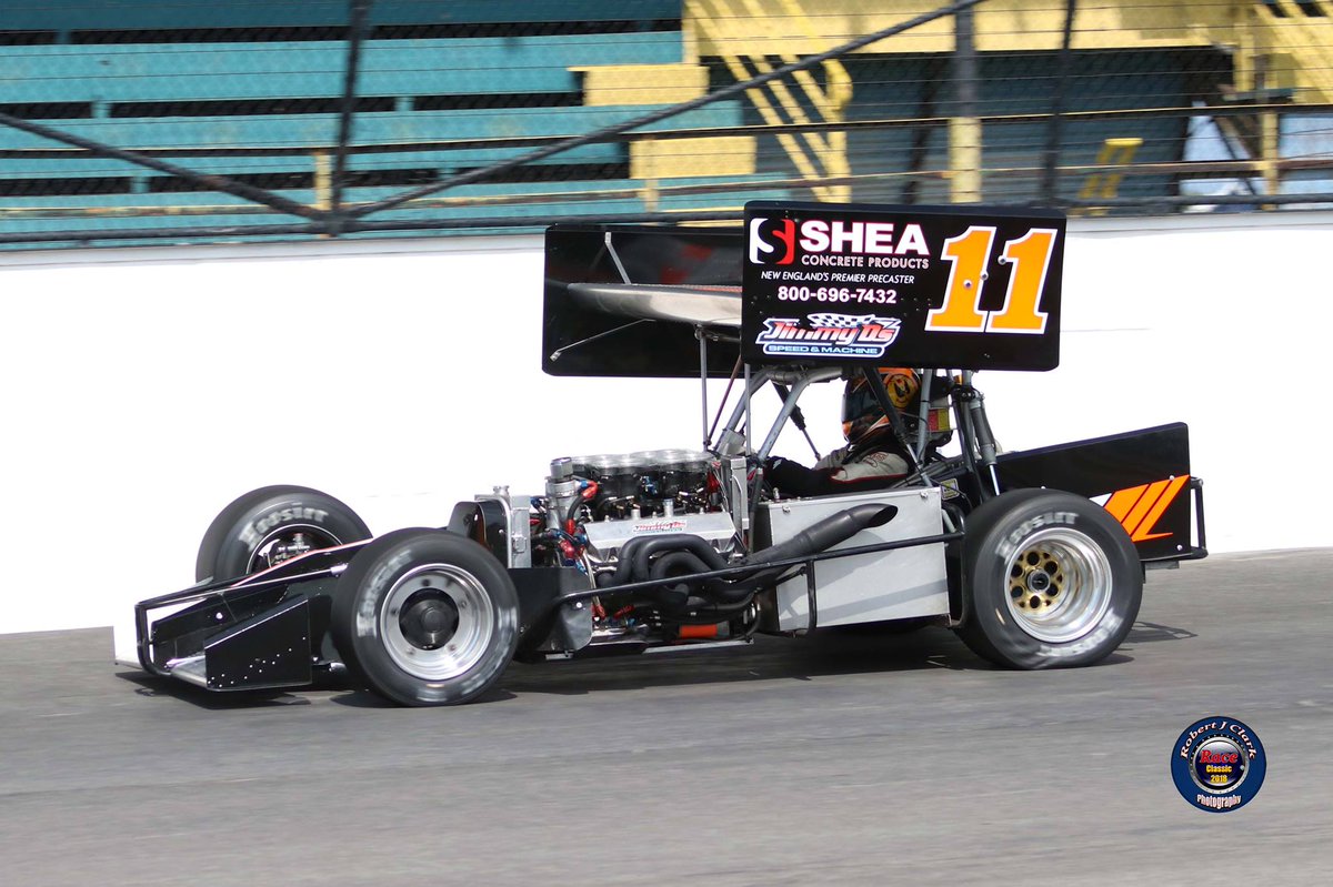 OswegoSpeedway's tweet image. 𝗪𝗜𝗡𝗚𝗘𝗗 𝗪𝗘𝗗𝗡𝗘𝗦𝗗𝗔𝗬 𝗧𝗛𝗥𝗢𝗪𝗕𝗔𝗖𝗞 – No. 11 Chris Perley – Classic Weekend 2018.

#WingedWednesday | #SteelPalace | #Supermodifieds | #ISMAMSSupers 

📸 Bob Clark