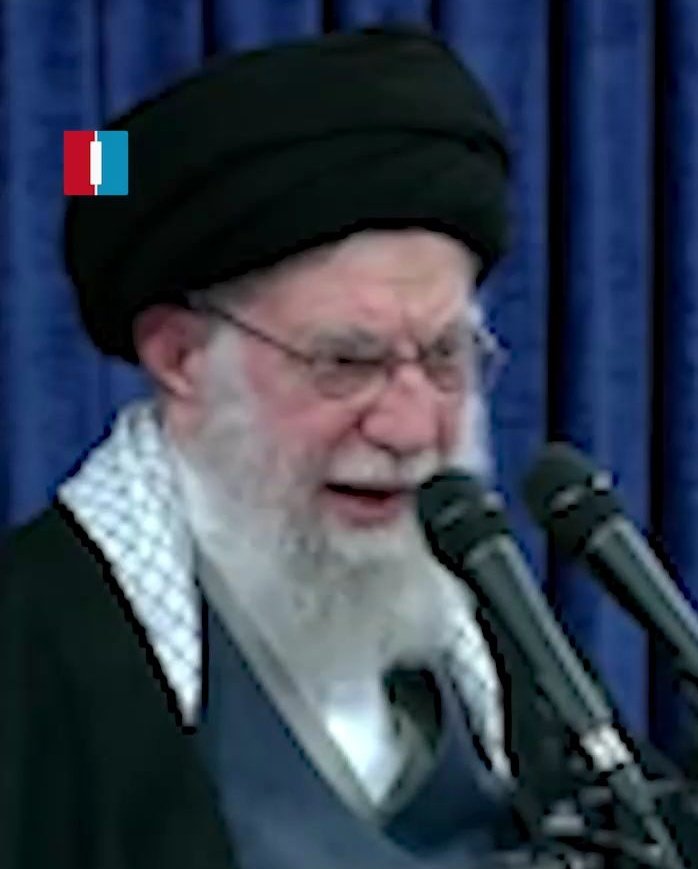 به صورت منحوسش نگاه کنید
او خود شیطان است !!!
#خامنه‌ای_جنایتکار