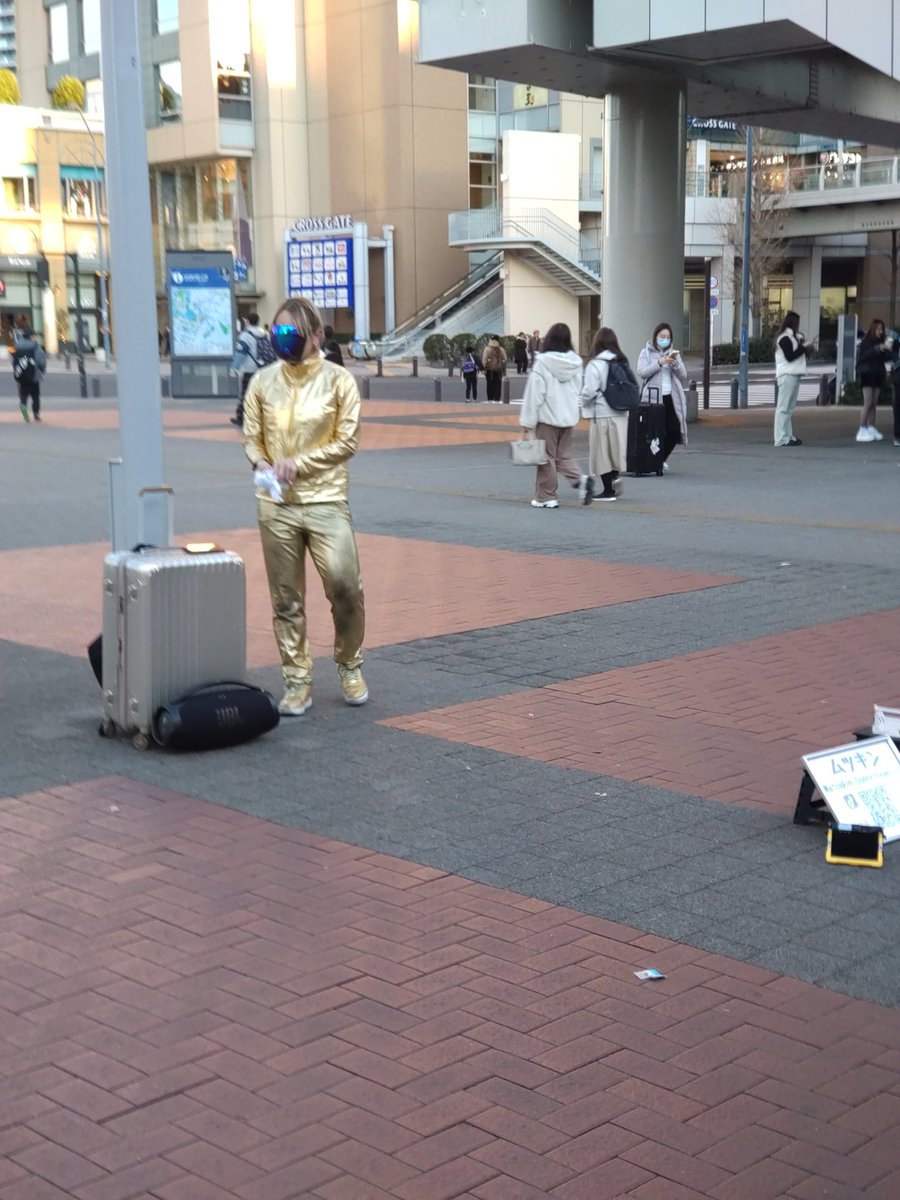 P99only's tweet image. #新年会
#横浜
昨日は飲み会。近況を報告しつつ食べて飲んで🍻
意外な接点や共通点があったり。
繁華街も盛況で楽しめた。