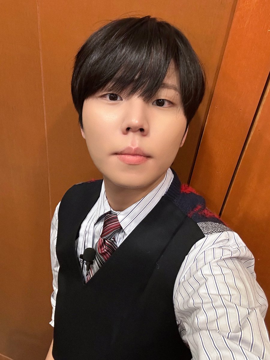 meet_the_seung's tweet image. 형님들과 함께 신년회 즐기고 왔습니다🌀

🔗youtu.be/qaoNKG6GV9M

#정승환 #JungSeungHwan 
#요정재형