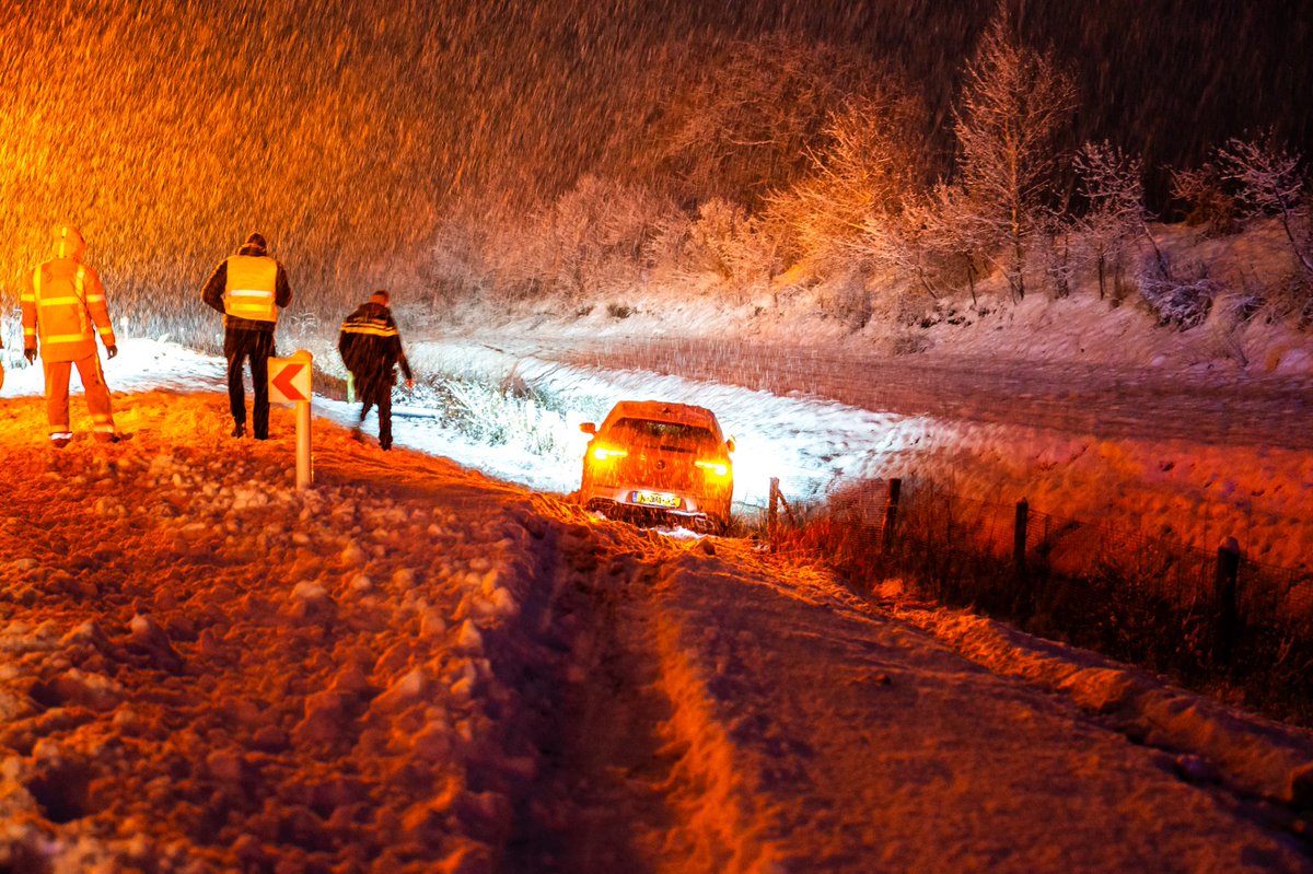 112 melding Auto belandt in greppel Donkerbroek