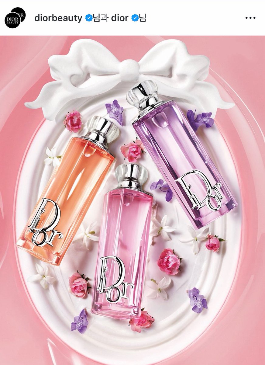 threwthisparty's tweet image. #EVENT 
•┈┈┈•┈┈┈•┈┈┈
#RT + #FOLLOW  [ 당발 1월중 ]
•┈┈┈•┈┈┈•┈┈┈
원래 1/1일에 올리려고 했는데 출시가 늦어져서😅 
rt한분 추첨해서 디올 신상 어딕트 향수 드려요
(향선택 가능) 시향 후기는 원트에 적어뒀어요!!