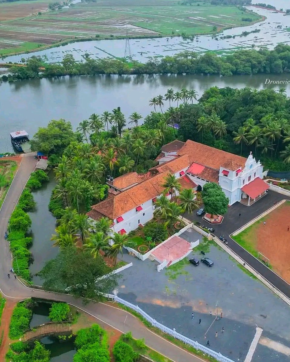 walavalkar's tweet photo. Our Lady of Snow Church 🕍 Rachol, Goa https://t.co/MpAEQ4vmsx