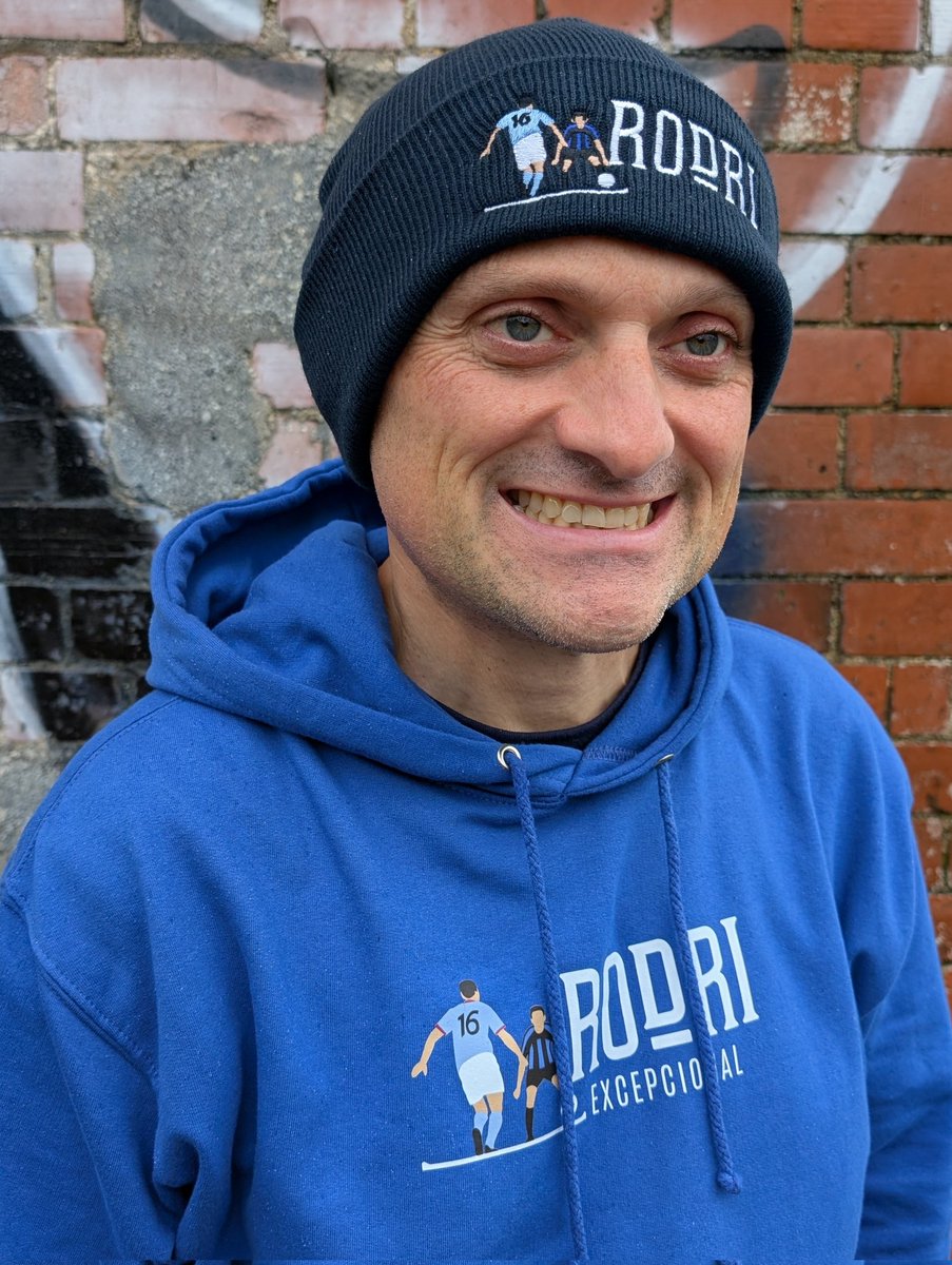 thegingerwig's tweet image. Matchday competition 

Win one of our warm Rodri hats perfect for this cold weather

Retweet to enter 

If City beat Chelsea tonight and Rodri starts we'll give away a hat to a follower who retweets 

Good luck and cmon City 

Can't wait? Grab yours here thegingerwigscitygifts.com/collections/be…