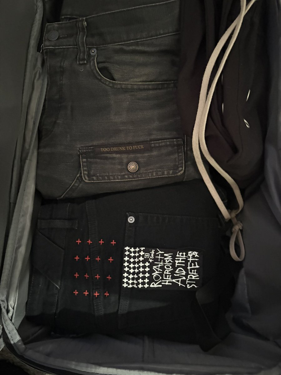 ripcvs's tweet image. 