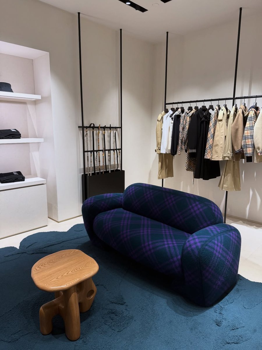 Jaampkanor2's tweet image. พาคุณแม่ช้อปปิ้งซะหน่อยครับ
Bright Vachirawit
#bbrightvc @bbrightvc
#bright