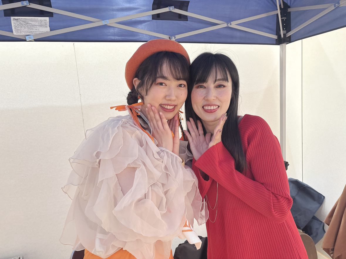 1.2  Song&amp;Smile @フジグランナタリー

新年一発目ライブでした✨️
お正月イベントで歌うのが夢でした🐴
叶って嬉しい。
沢山の方に見ていただけて本当に嬉しかった🥹🙏
大雪で寒い中来てくれて本当にありがとう。
今年もたっくさん歌います！よろしくお願いします！！！🍊
<a href="/Jalart_design/">たけうちまりえ</a>