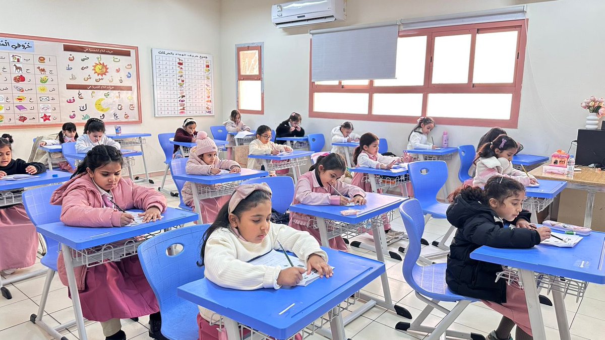 MOE_HHL's tweet image. انطلقت اختبارات الفصل الدراسي الأول في مدارس #تعليم_حائل  للعام الدراسي 1447هـ  بعد استكمال جميع الاستعدادات والتجهيزات للاختبارات وتفعيل اليوم الدراسي.