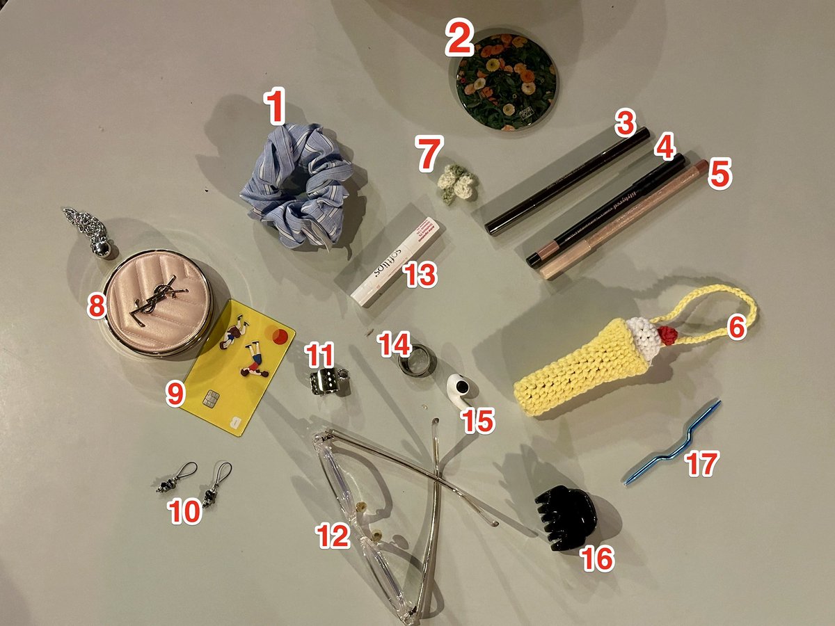 2026년 맞이 뜨갤럭시 분실물 보관함을 비우려고 합니다. 혹시 아는 물건이 있다면 연락주세요!!