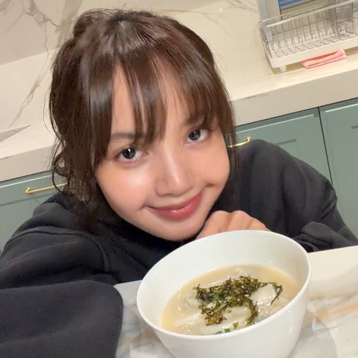 lalislloud's tweet image. she’s so cute😭😭