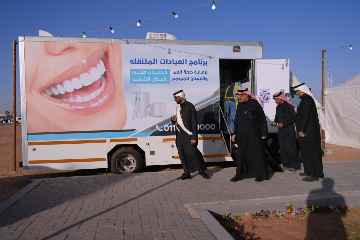 جانب من زيارة سعادة رئيس مجلس الأمناء الاستاذ الدكتور عبدالله بن ركيب الشمري وسعادة الرئيس التنفيذي د.فهد بن عبدالله الشمري لجناح جامعة رياض العلم في #مهرجان_الملك_عبدالعزيز_للإبل10 تم من خلالها اخذ جولة للاطلاع على المرافق والخدمات المقدمة