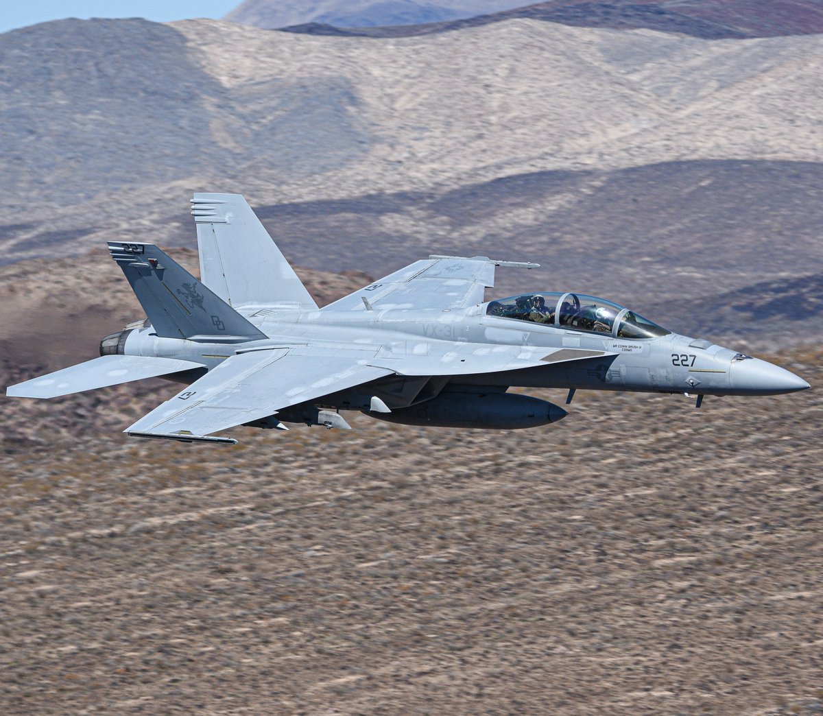 619_Aviation's tweet photo. A few COSO F/A-18 flights ripping it through Star Wars Canyon during my only trip there back in January of 2019.
#vx31 #dustdevils #starwarscanyon #f18 https://t.co/L1WN3QeDMT