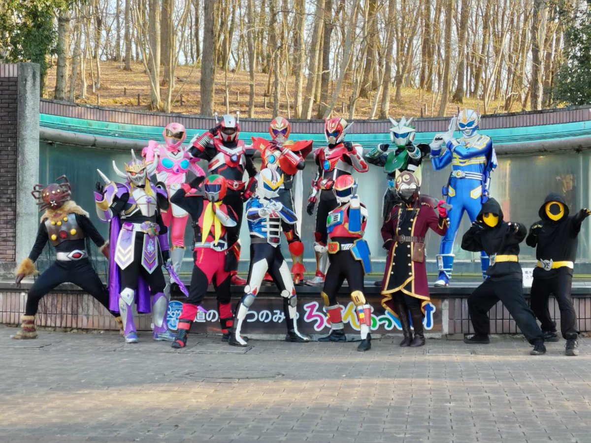 充実した12月でした✨
美味しいご飯食べたり、シティーハンターの原画展行ったり、新宿の夜景見たり、ご当地ヒーローに会ったりした！！